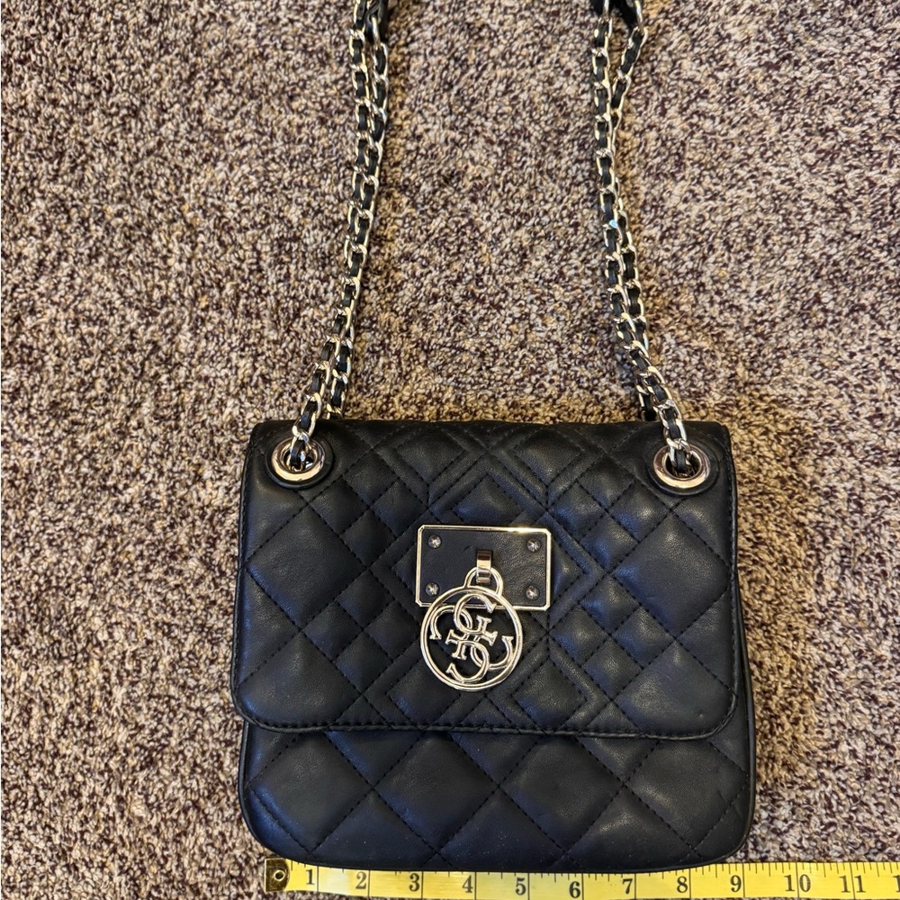 Guess Black Small Quilted Flap Chain Shoulder Bag Gold Tones Magnetic Closure - Picture 11 of 16